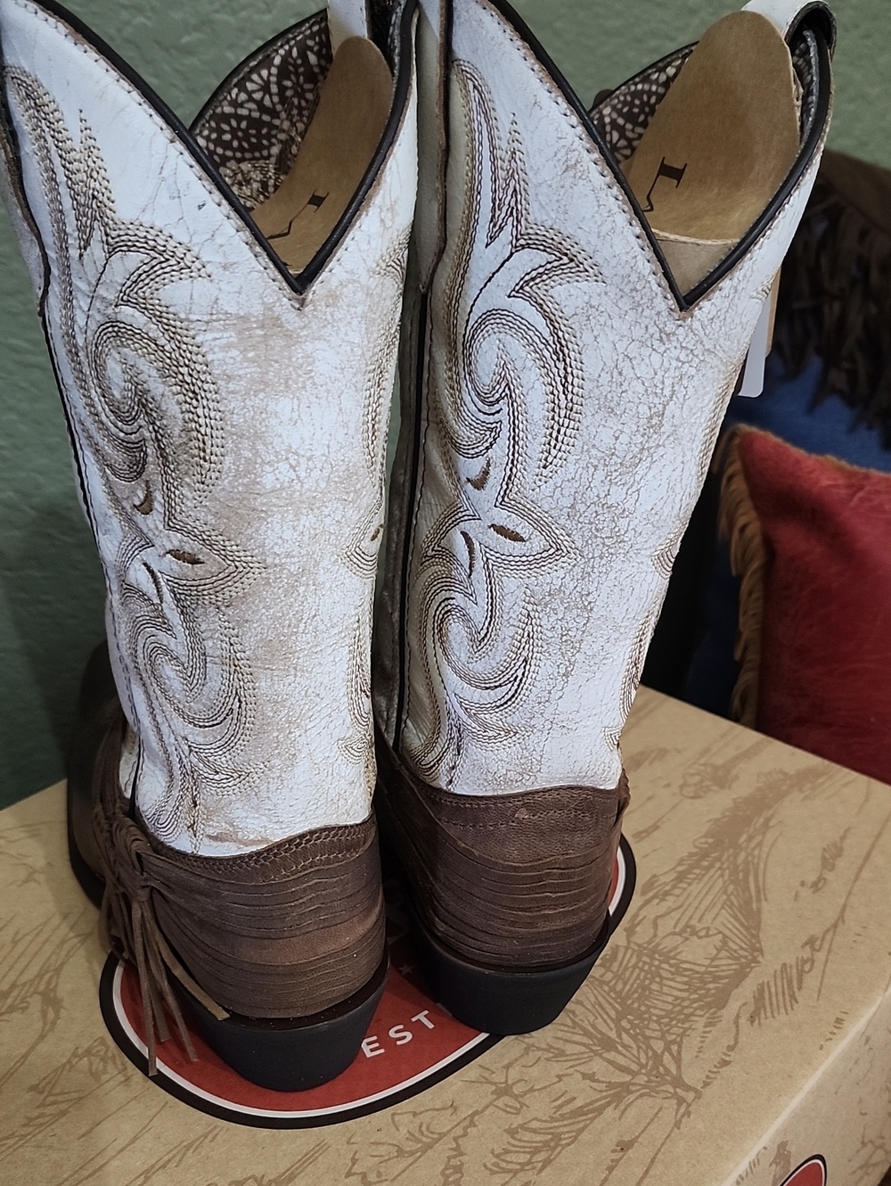 Laredo Women's Sand/White W/Straps Western Cowgirl Boots Sz 7M New In Box - Picture 6 of 10